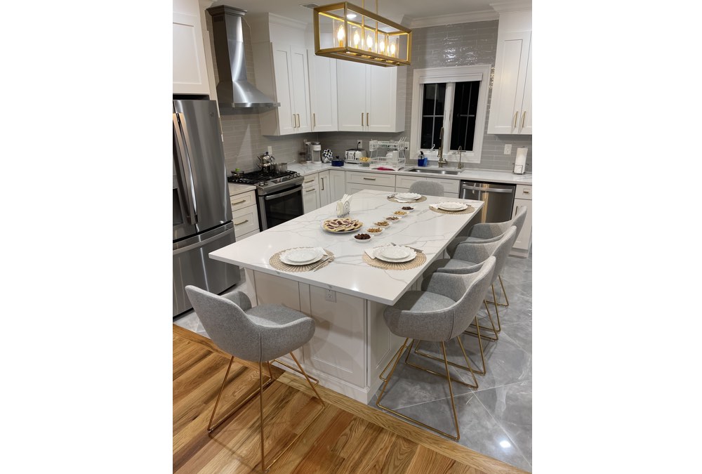 Gazel Arm Wire Stools