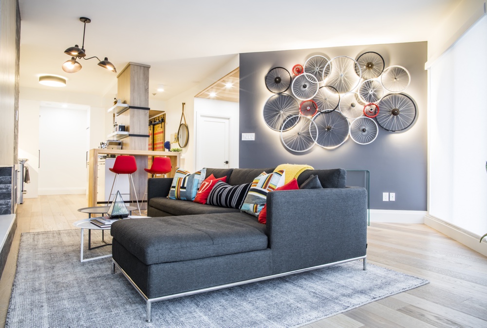 Istanbul Sectional, Pera Stools | Voyage Design (Aia Photography)